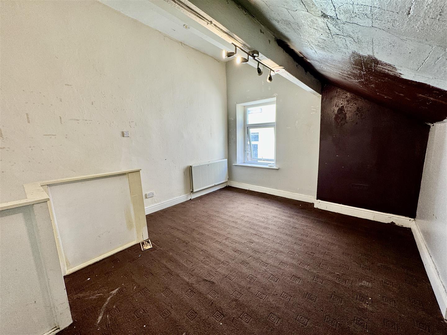 2 bed end of terrace house for sale in Acorn Street, Keighley  - Property Image 6
