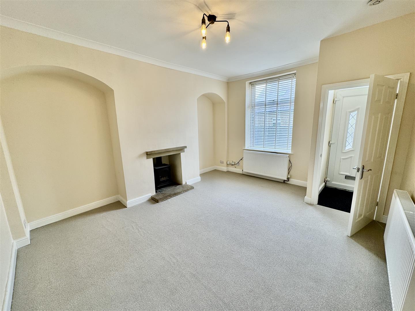 2 bed end of terrace house for sale in Apsley Street, Keighley  - Property Image 3