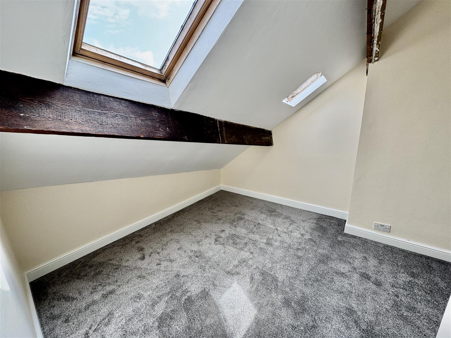 2 bed end of terrace house for sale in Apsley Street, Keighley  - Property Image 6