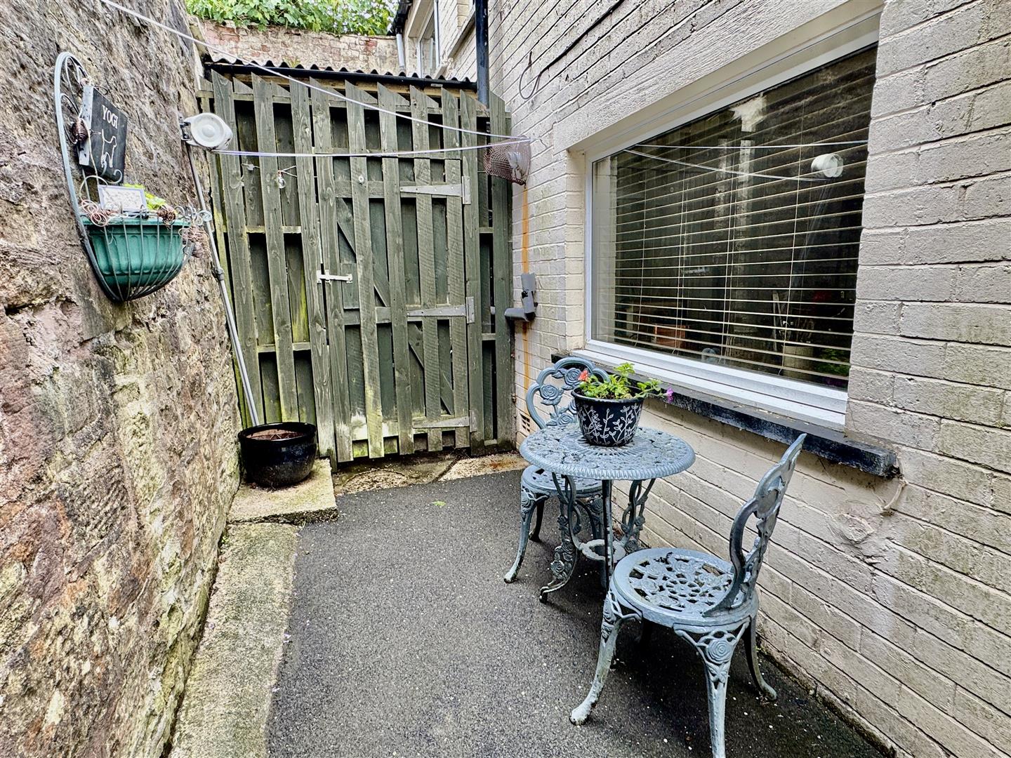 2 bed end of terrace house for sale in Bogthorn, Oakworth  - Property Image 9