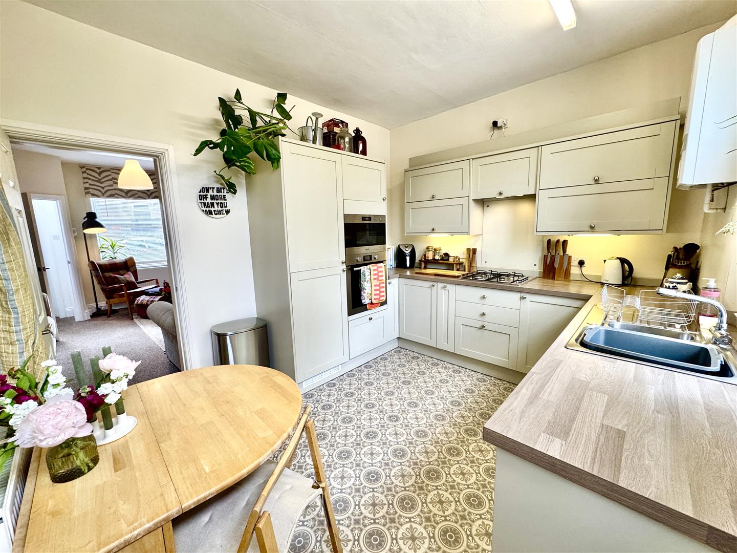 3 bed terraced house for sale in Stanley Road, Keighley  - Property Image 9