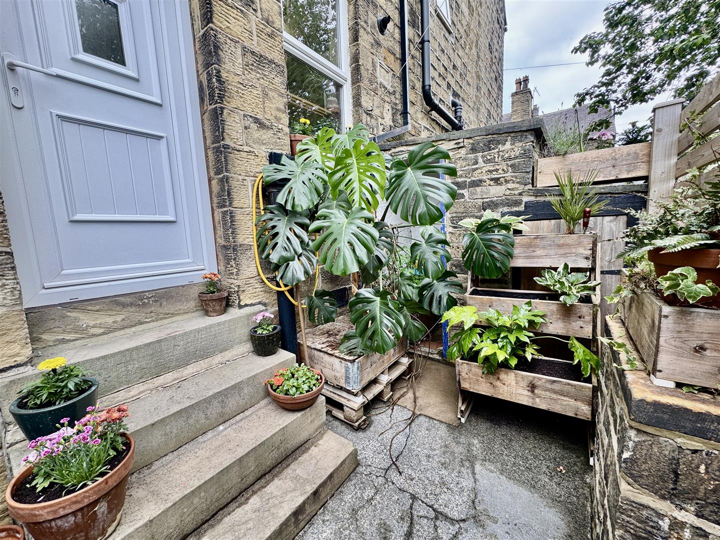 3 bed terraced house for sale in Stanley Road, Keighley  - Property Image 4