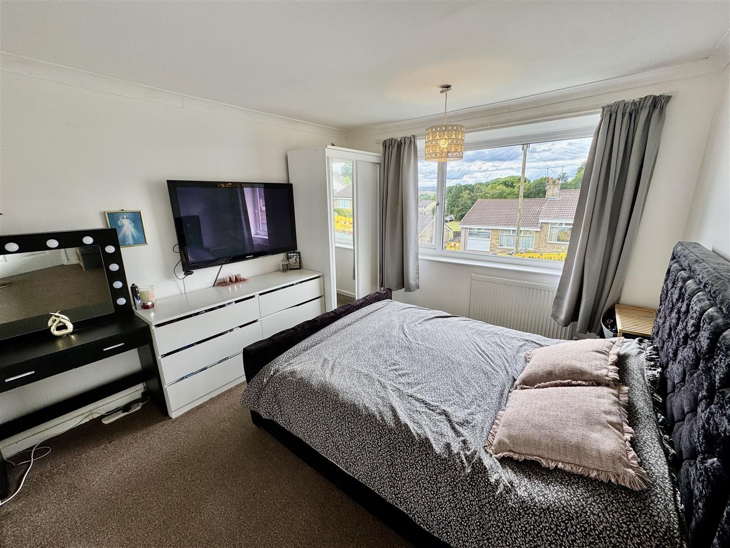 4 bed semi-detached house for sale in Moor Drive, Keighley  - Property Image 5