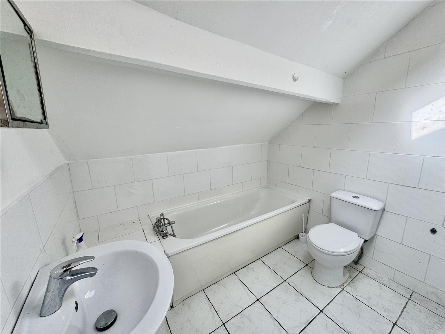 5 bed maisonette for sale in Elmwood Terrace, Keighley, BD22 7DP  - Property Image 19