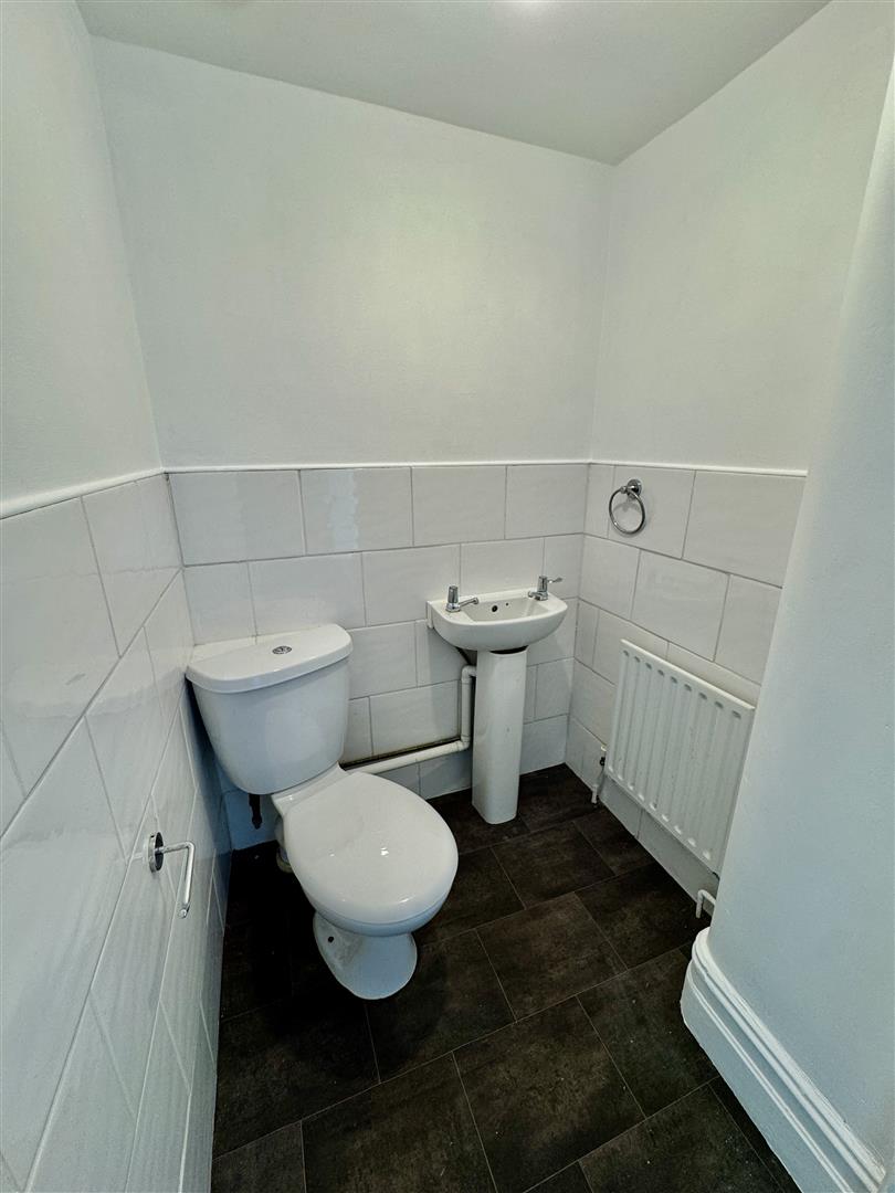 5 bed maisonette for sale in Elmwood Terrace, Keighley, BD22 7DP  - Property Image 4