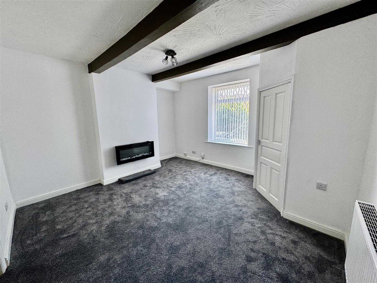 2 bed terraced house to rent in Ingrow Lane, Keighley  - Property Image 2