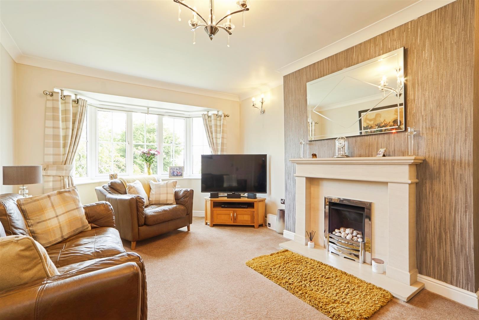 4 bed detached house for sale in Hayfields Close, Keighley  - Property Image 2