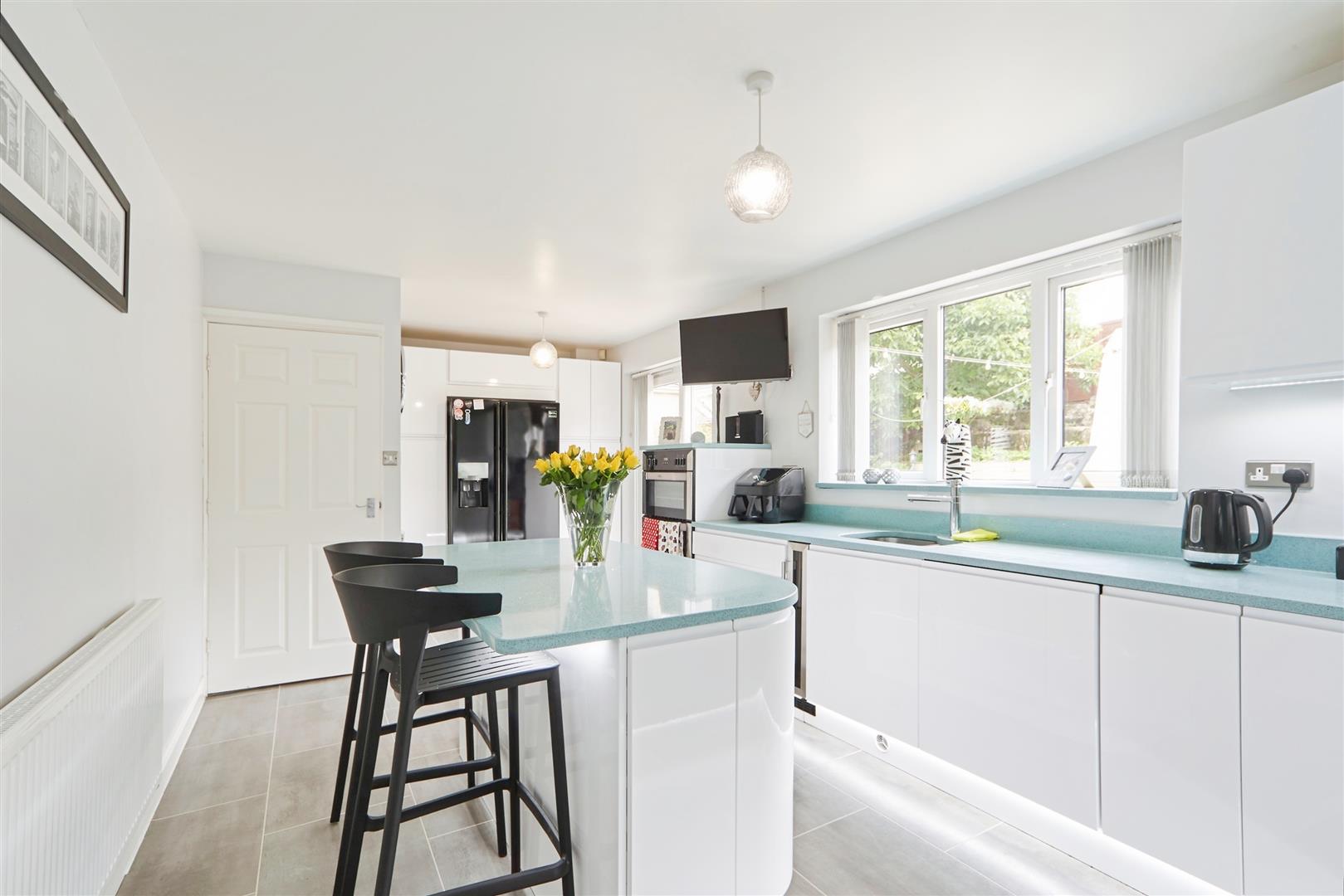 4 bed detached house for sale in Hayfields Close, Keighley  - Property Image 3