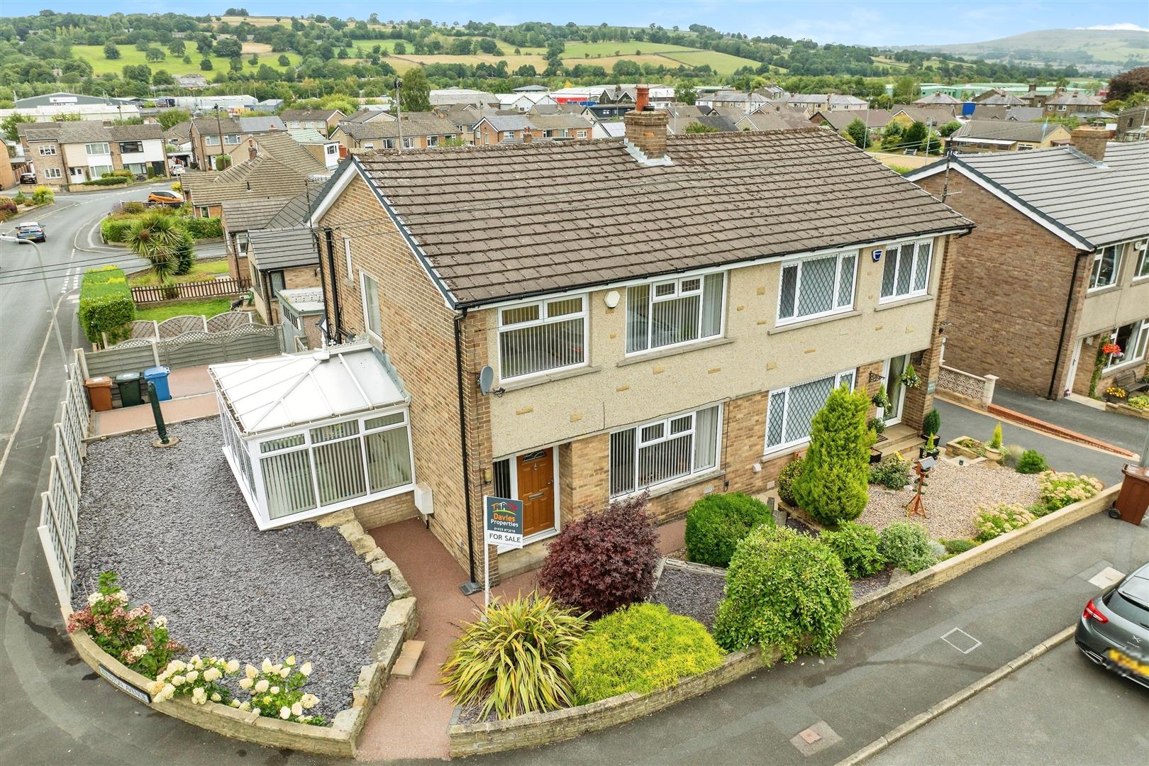 3 bed semi-detached house for sale in Lynndale Avenue, Cross Hills, Keighley, BD20 7DD  - Property Image 1