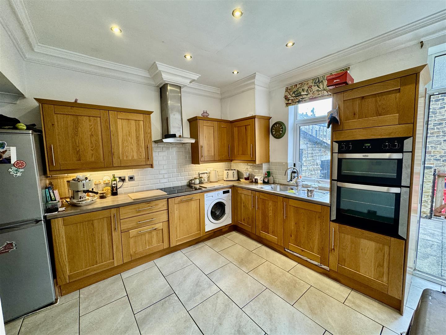 4 bed terraced house for sale in Myrtle Avenue, Bingley, BD16 1EW  - Property Image 3
