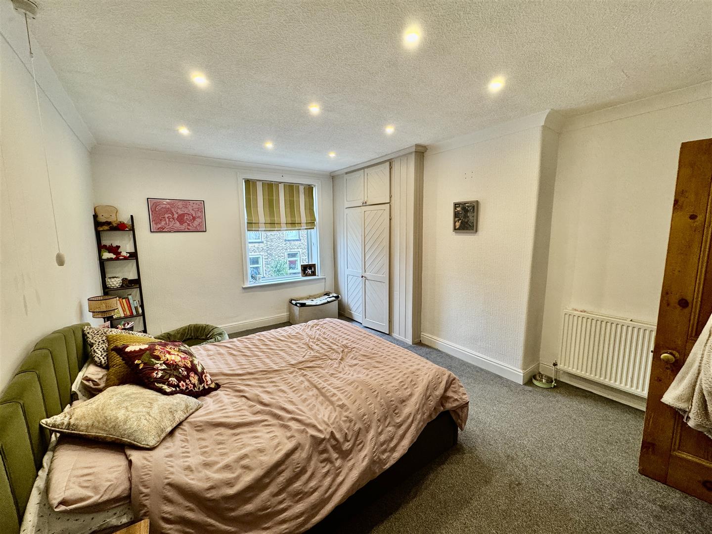 4 bed terraced house for sale in Myrtle Avenue, Bingley, BD16 1EW  - Property Image 4