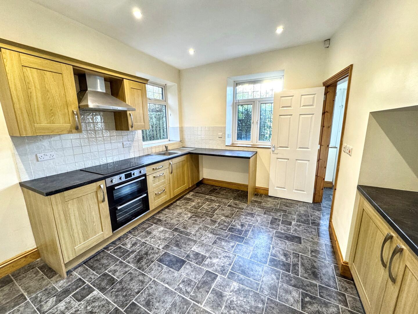 3 bed semi-detached house for sale in Halifax Road, Keighley, BD22 9DH  - Property Image 2