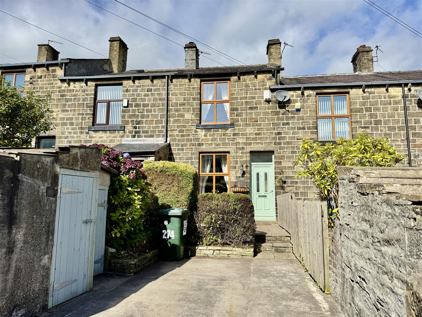 2 bed terraced house to rent in Fell Lane, Keighley, BD22 6BZ