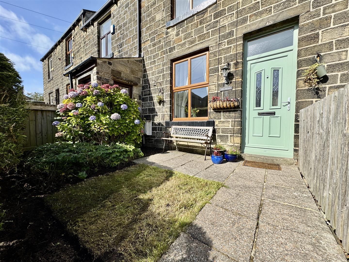 2 bed terraced house to rent in Fell Lane, Keighley, BD22 6BZ 8