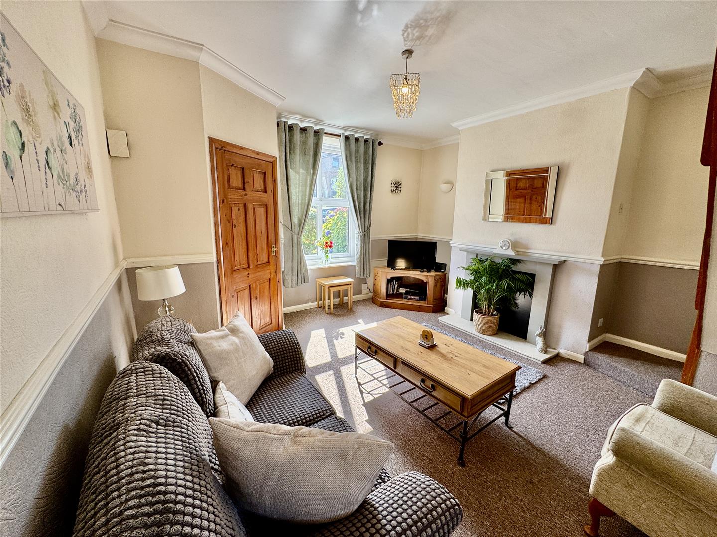 2 bed terraced house to rent in Fell Lane, Keighley, BD22 6BZ  - Property Image 2