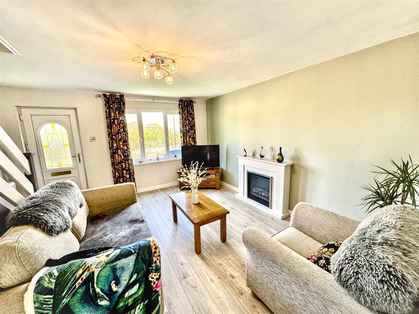 3 bed semi-detached house for sale in Felbrigg Avenue, Keighley, BD22 6BA  - Property Image 2