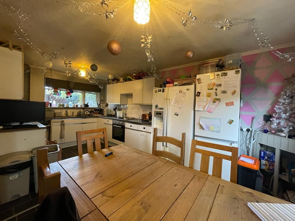 4 bed terraced house for sale in Lythemere, Peterborough  - Property Image 3