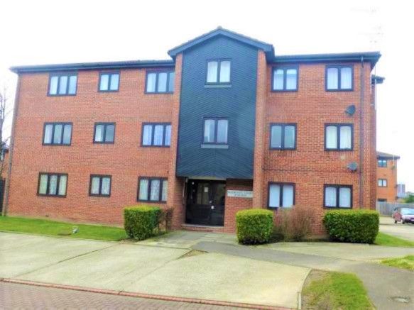 1 bed flat for sale in Hadrians Court, Peterborough  - Property Image 1
