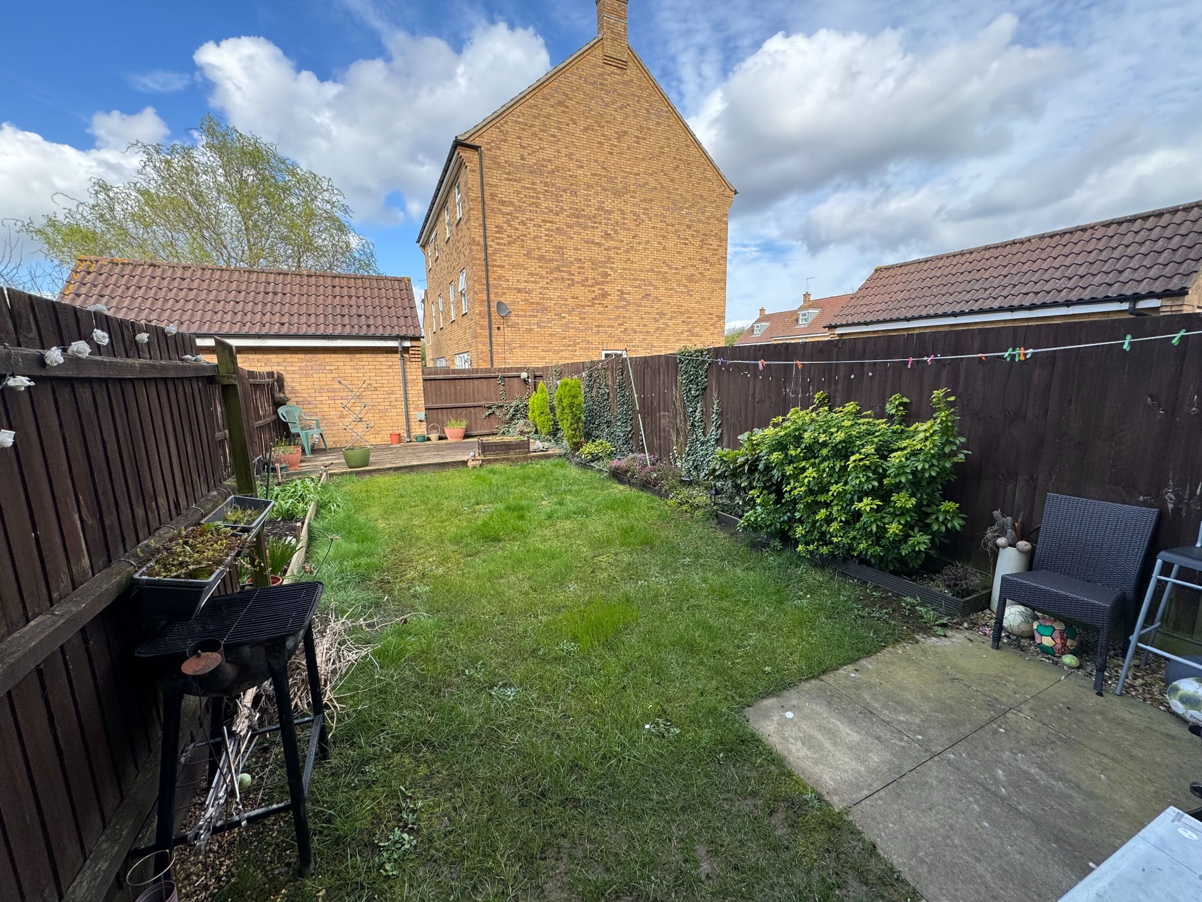 4 bed end of terrace house for sale in Lyvelly Gardens, Peterborough  - Property Image 19