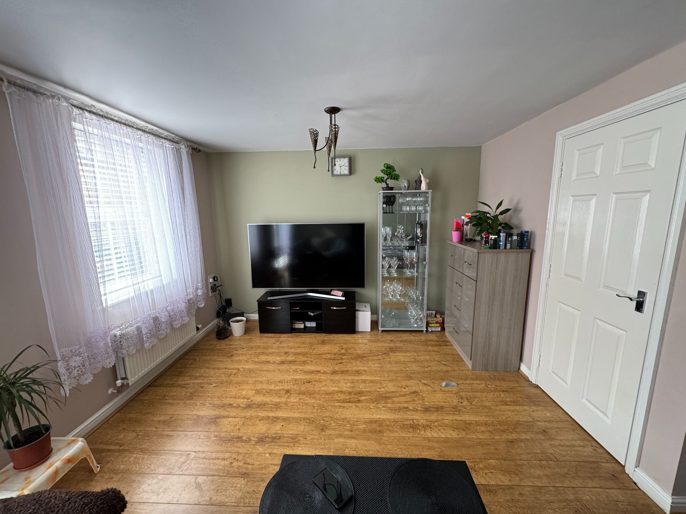 4 bed end of terrace house for sale in Lyvelly Gardens, Peterborough  - Property Image 11