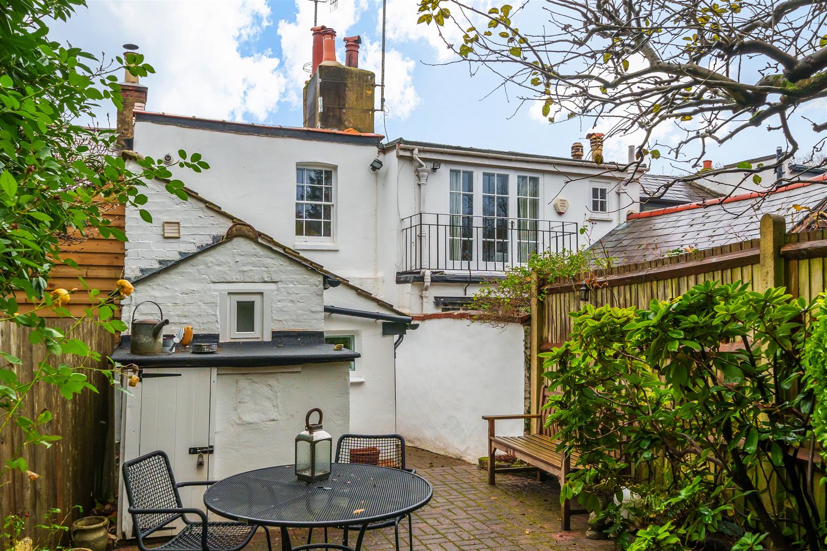 2 bed cottage for sale in High Street, Bushey, WD23 (ref 561370)