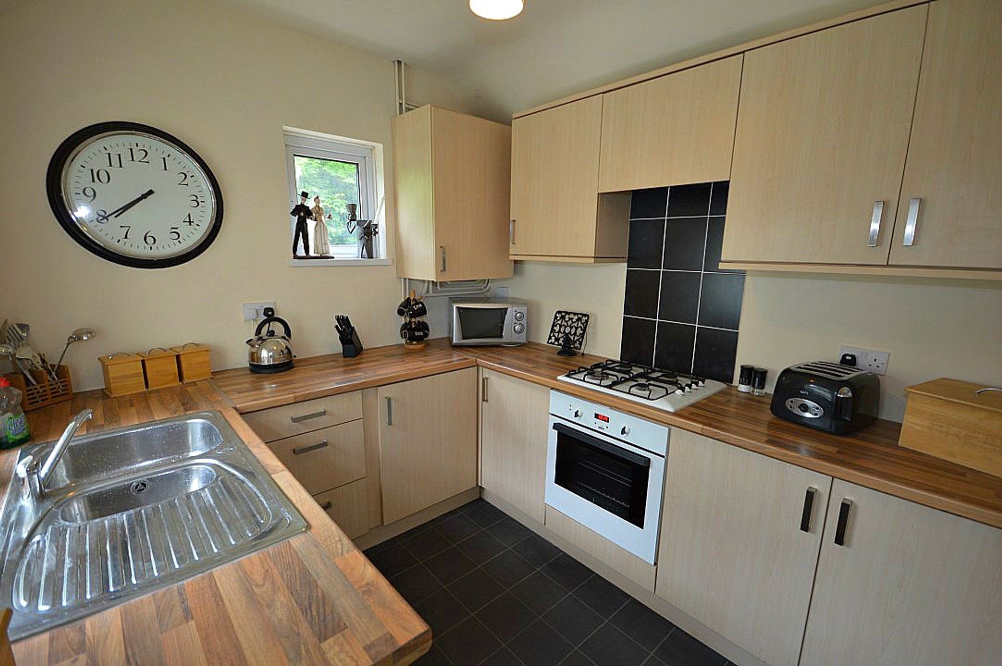 2 bed terraced house for sale in Pontyfelin Lane, Pontypool  - Property Image 2