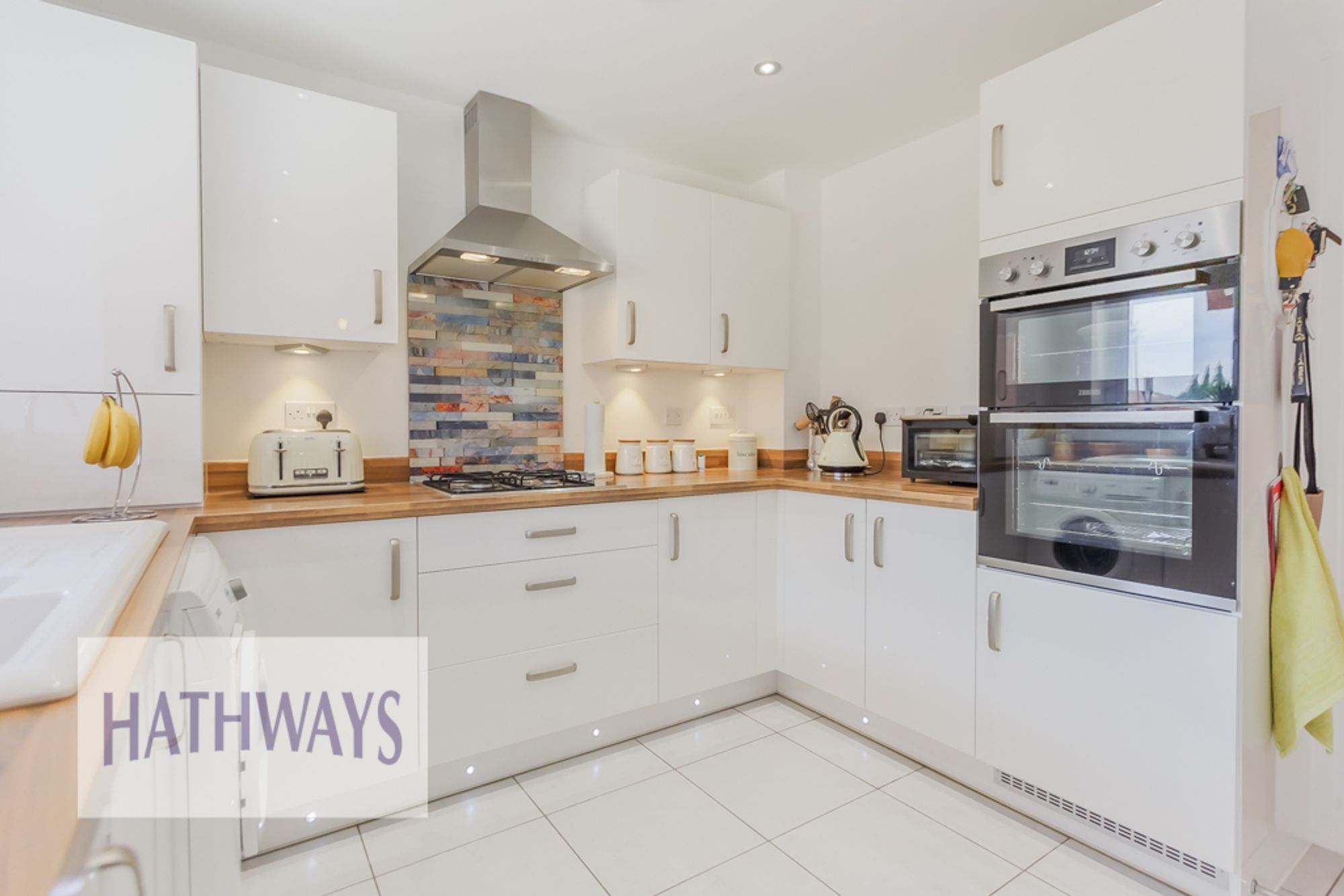 3 bed detached house for sale in Oakfield Grange, Cwmbran  - Property Image 12