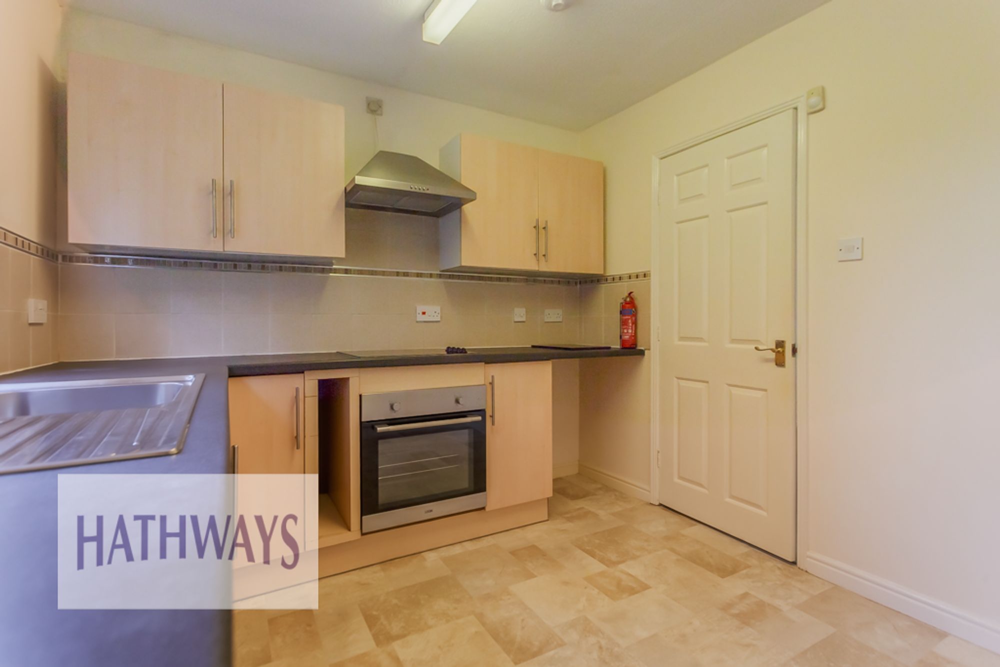 2 bed flat for sale in Rose Gardens, Cwmbran  - Property Image 6