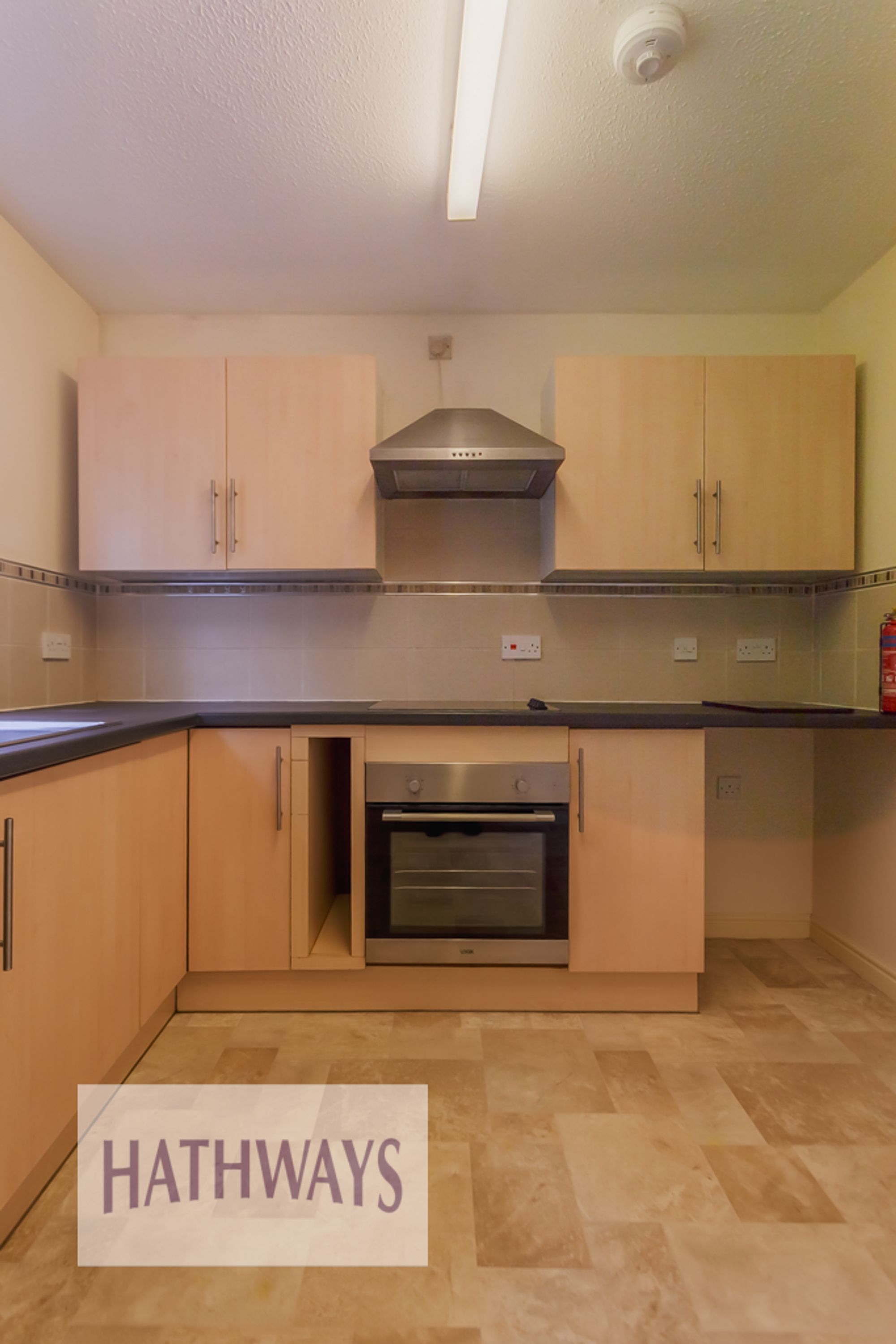 2 bed flat for sale in Rose Gardens, Cwmbran  - Property Image 5