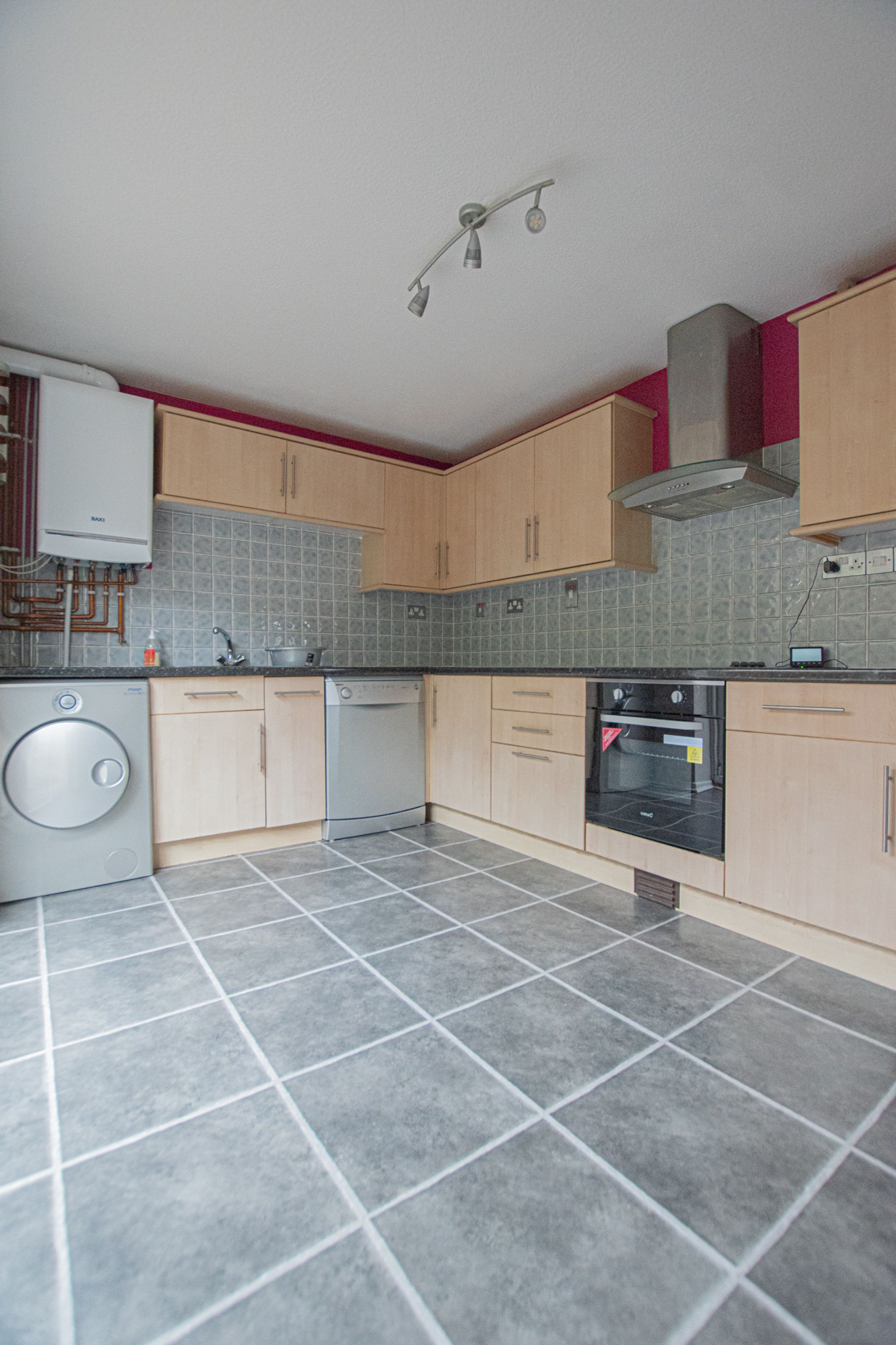 2 bed semi-detached house to rent in Oaklands View, Cwmbran  - Property Image 2