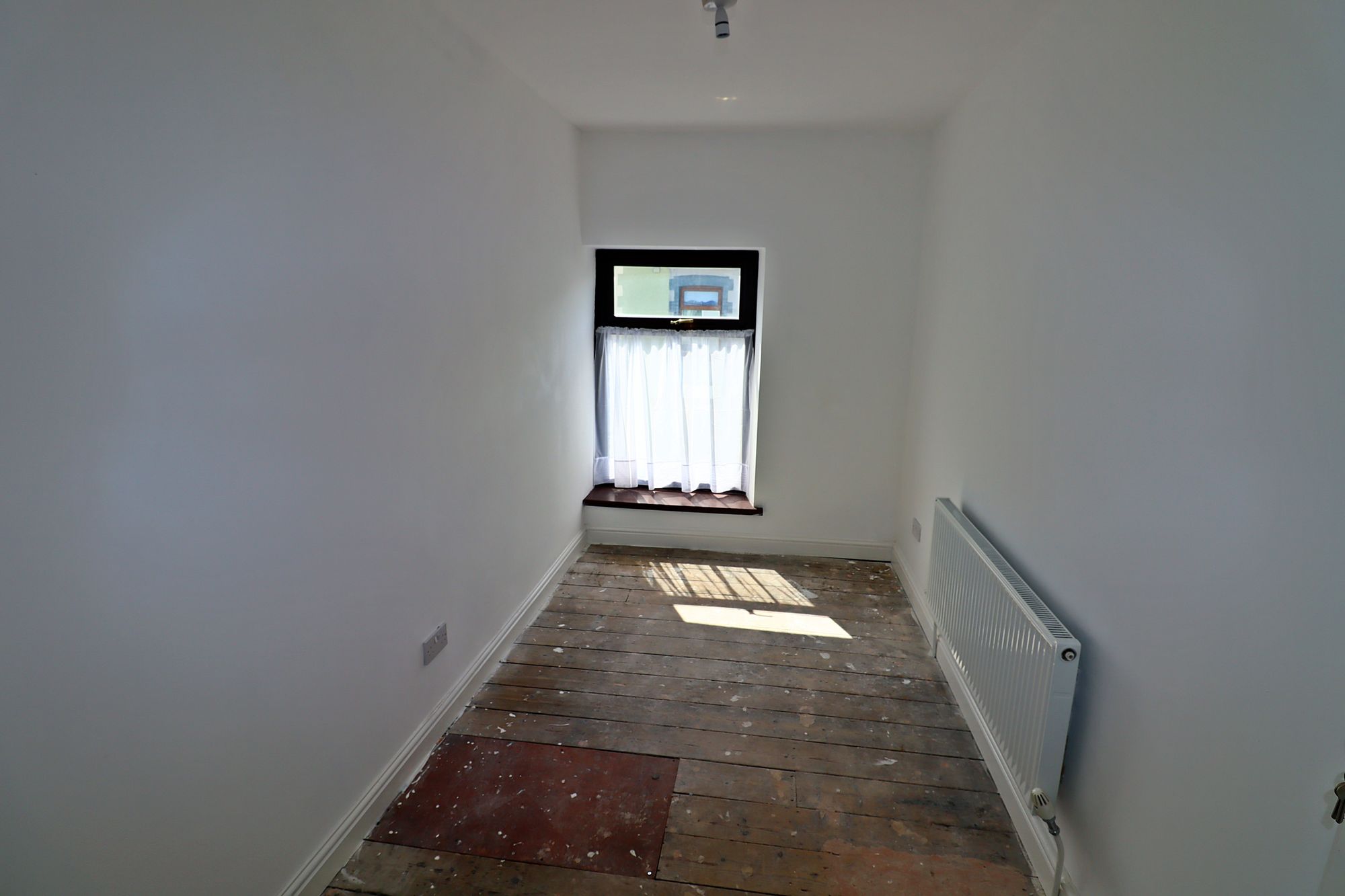3 bed mid-terraced house for sale in Alfred Street, Tonypandy  - Property Image 14