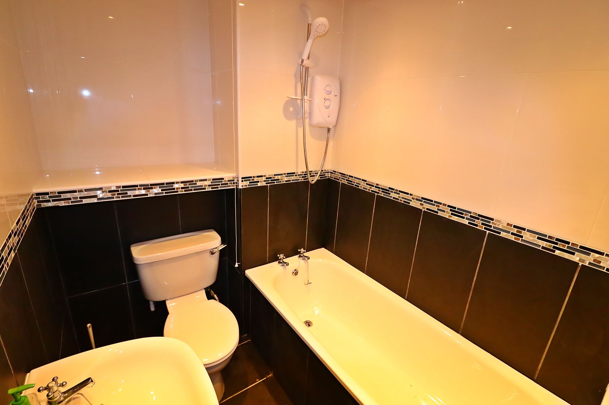 3 bed mid-terraced house for sale in Alfred Street, Tonypandy  - Property Image 15