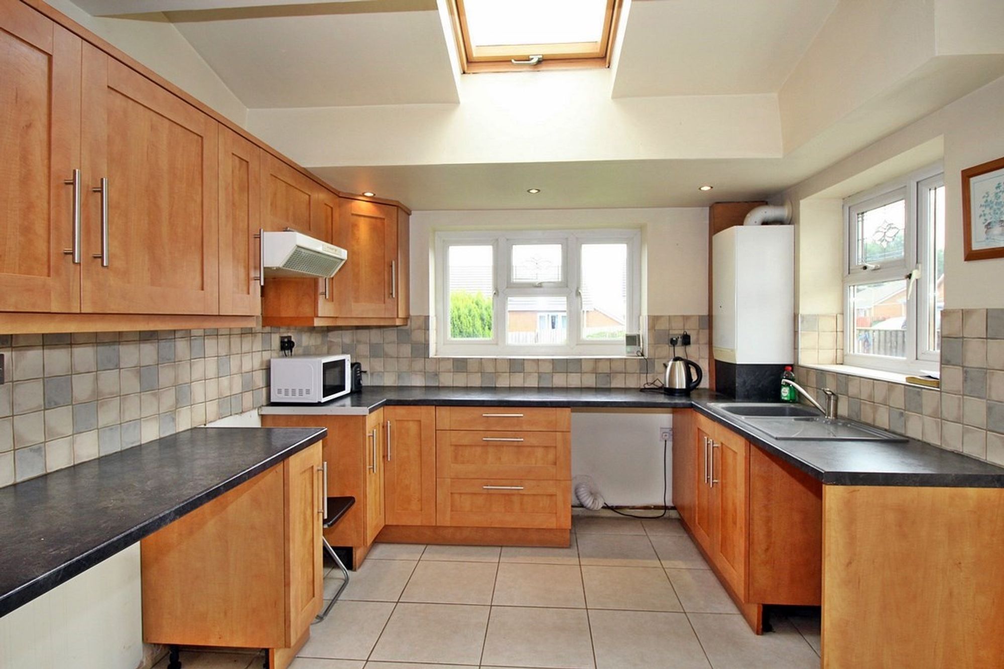 3 bed house for sale in Laurel Dene, Pontyclun  - Property Image 2