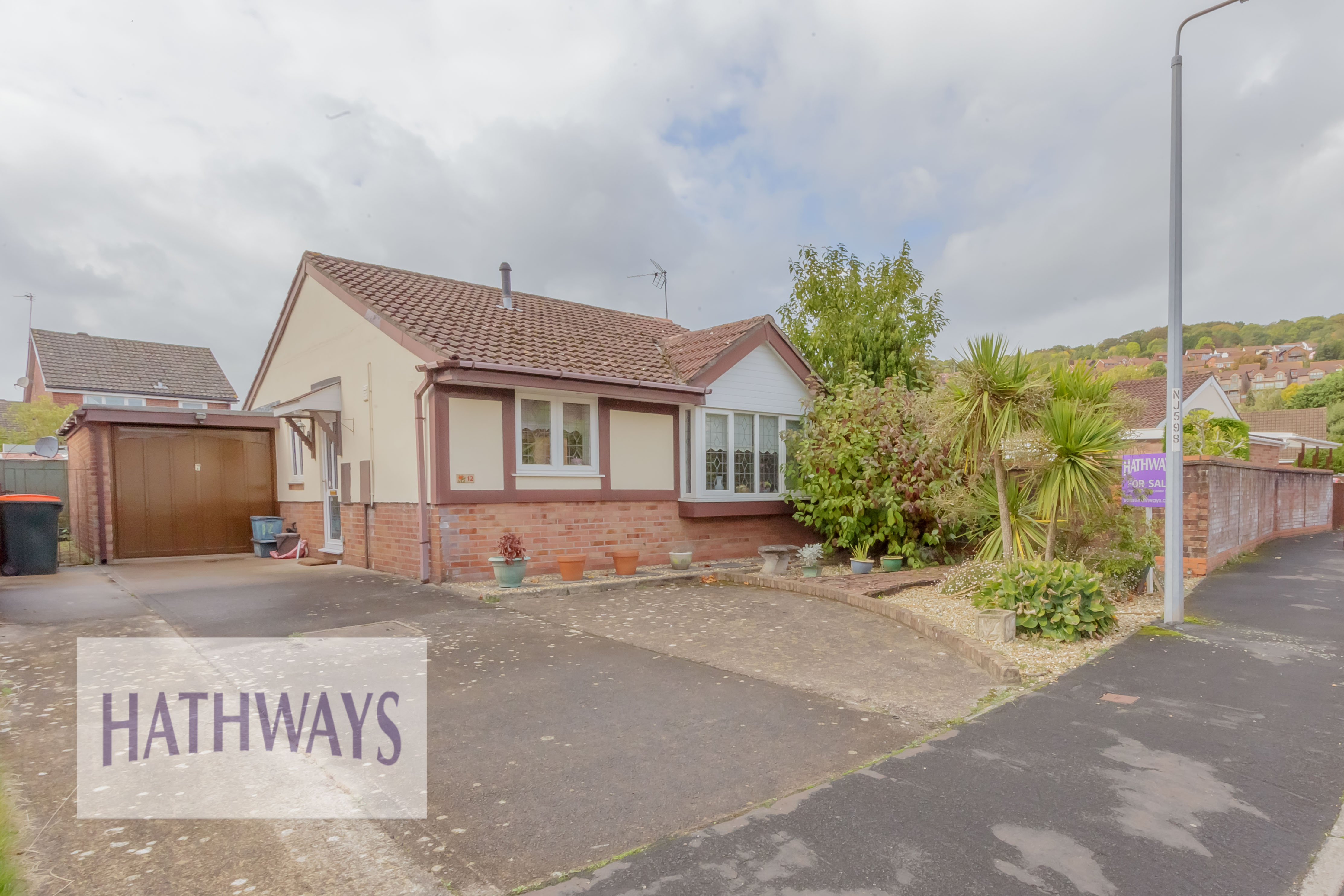 2 bed bungalow for sale in Peartree Close, Caerleon  - Property Image 1