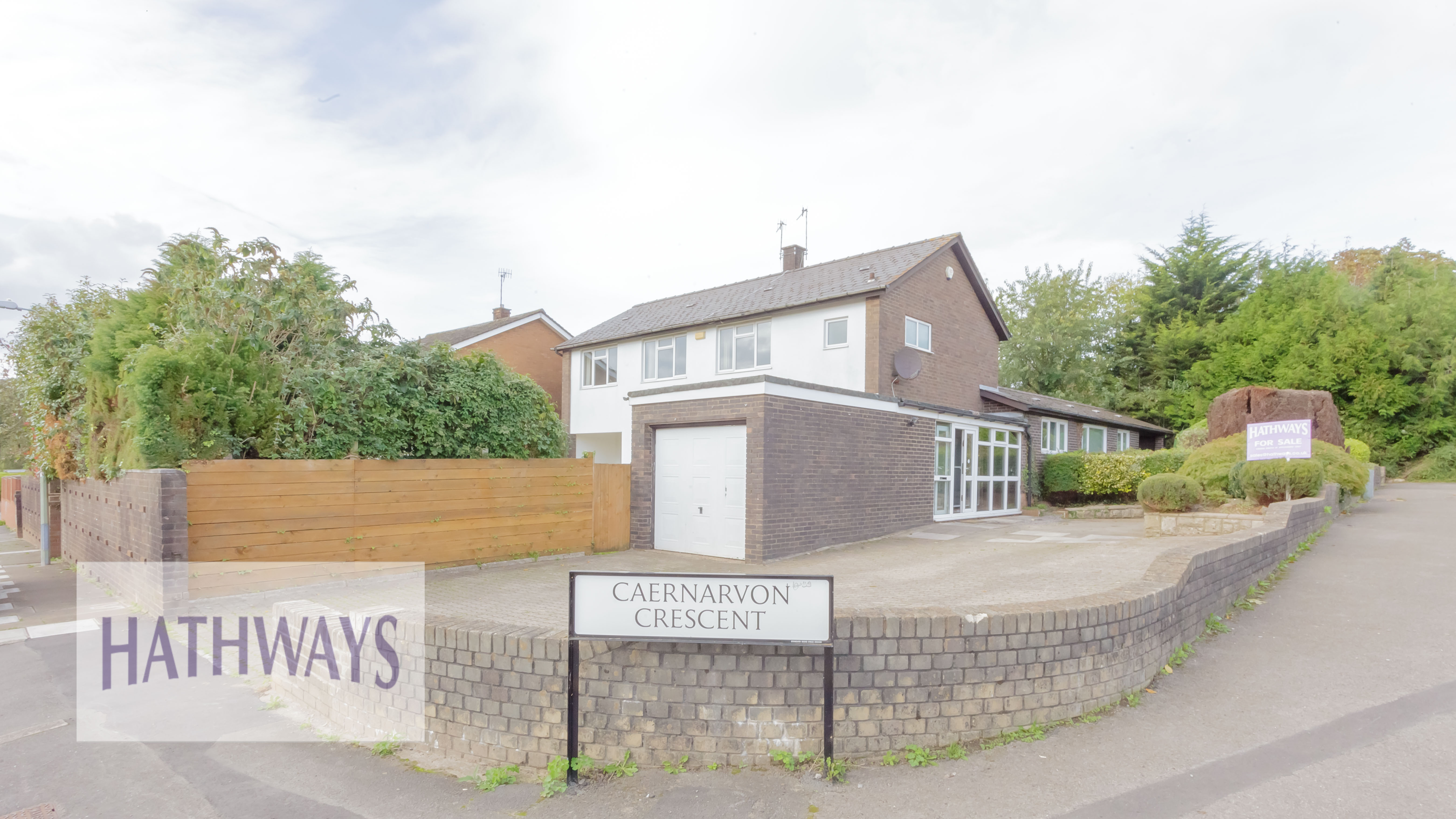 4 bed house for sale in Caernarvon Crescent, Cwmbran  - Property Image 1