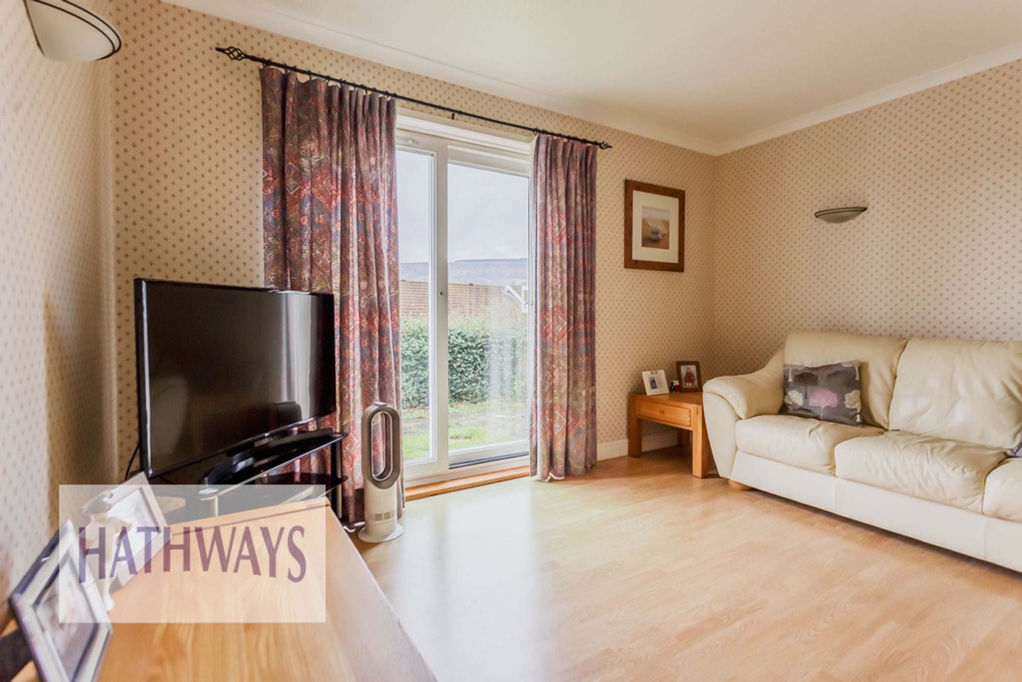 3 bed end of terrace house for sale in Brynglas, Cwmbran  - Property Image 11