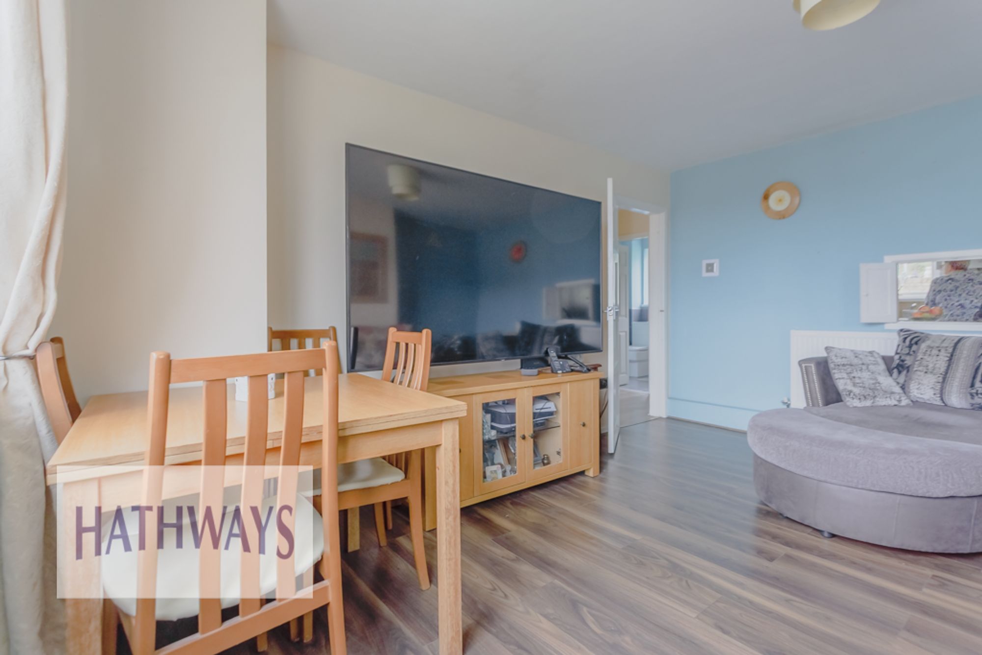 2 bed flat for sale in Oaklands Road, Pontypool 5