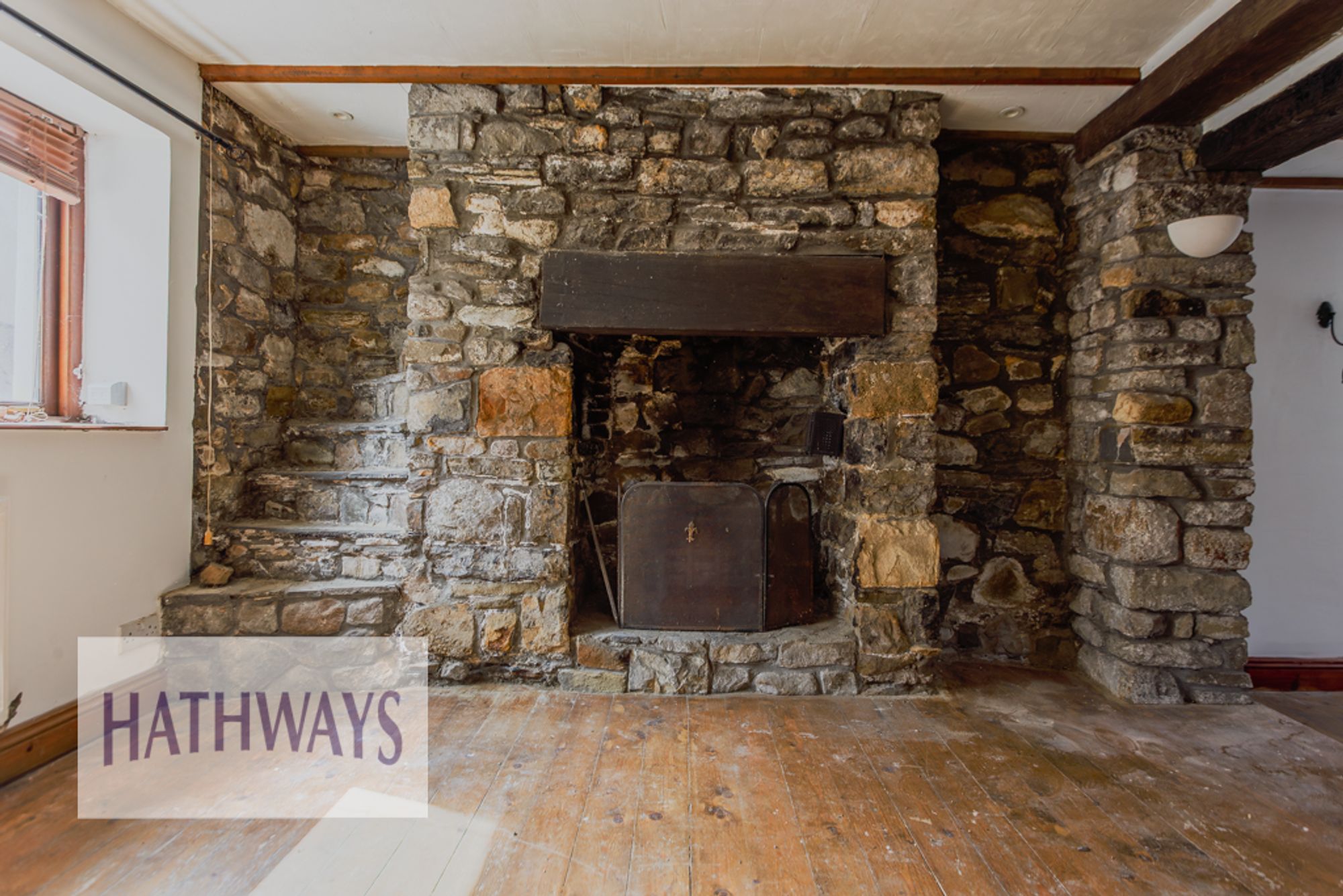 2 bed end of terrace house for sale in Cwmynyscoy Road, Pontypool 5