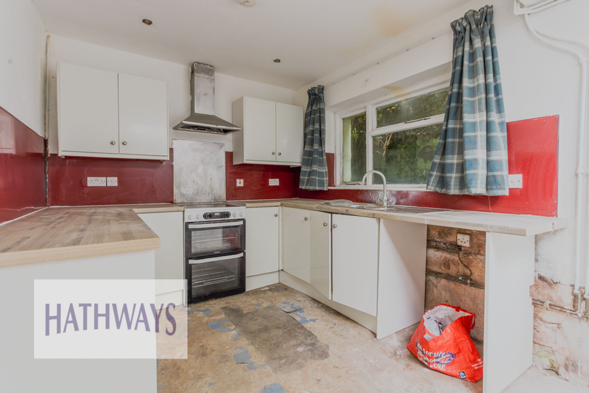 3 bed semi-detached house for sale in Plasycoed Road, Pontypool 8