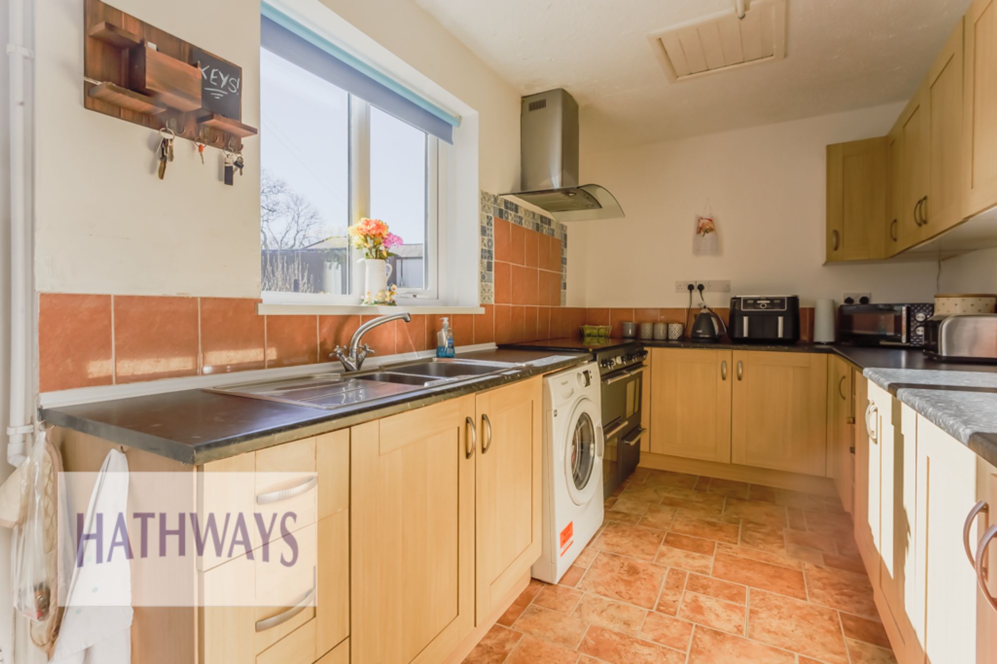 5 bed semi-detached house for sale in Llantarnam Road, Cwmbran  - Property Image 6