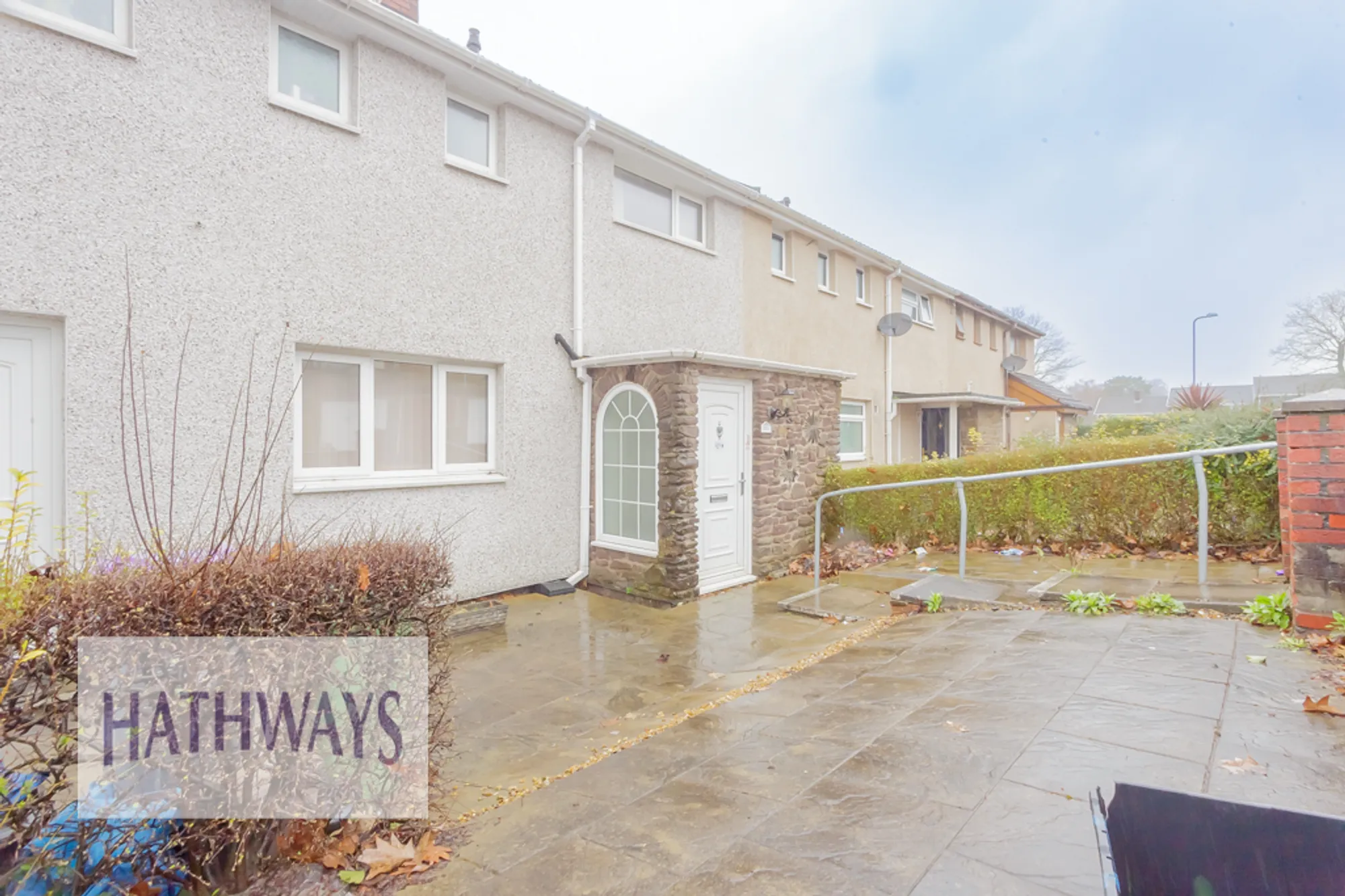 3 bed mid-terraced house for sale in Brynhyfryd, Cwmbran - Property Image 1