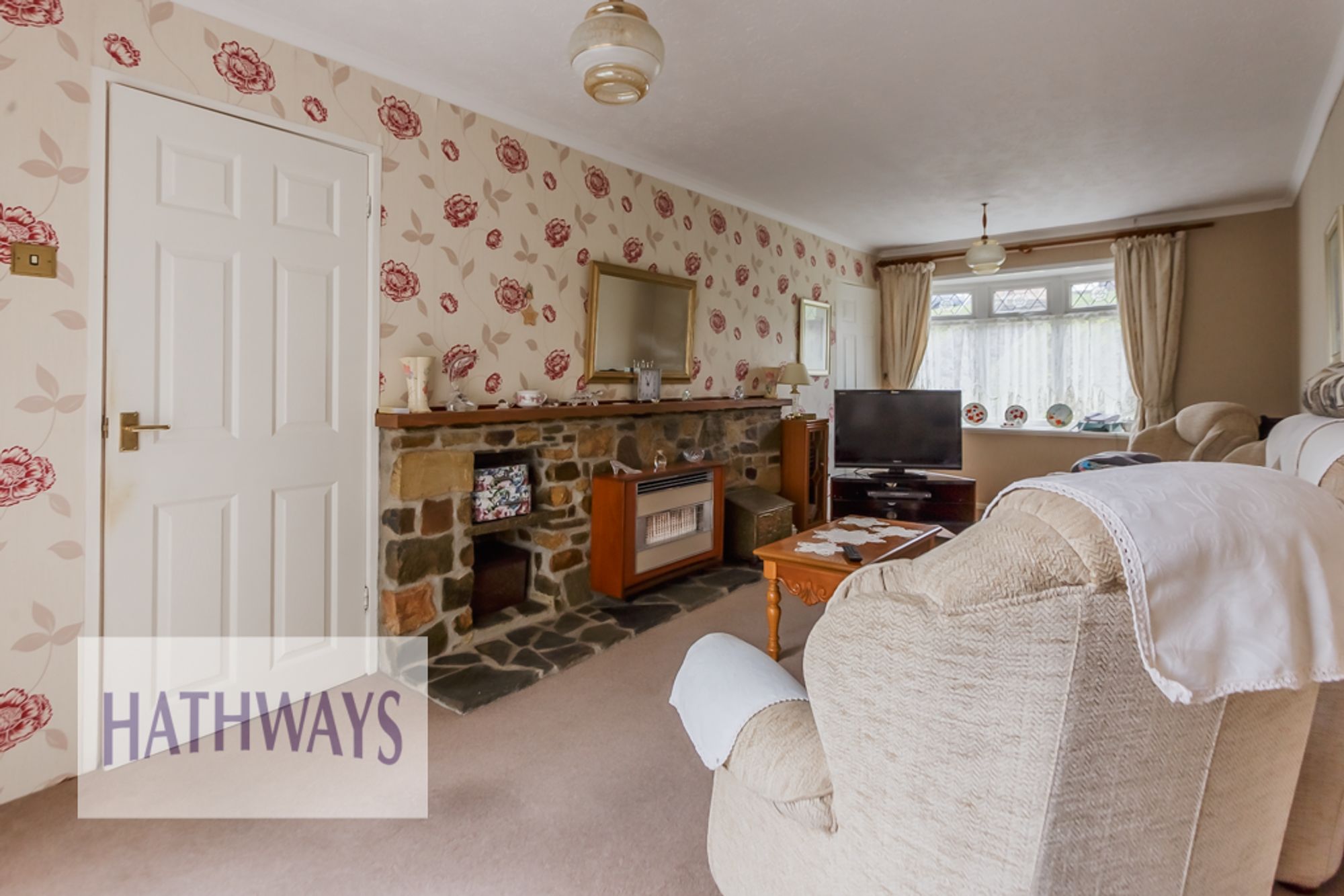 3 bed end of terrace house for sale in Ty Box Road, Cwmbran  - Property Image 9