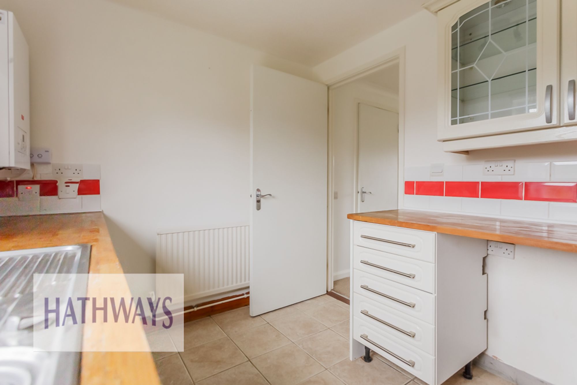 2 bed flat for sale in Oak Street, Cwmbran  - Property Image 7