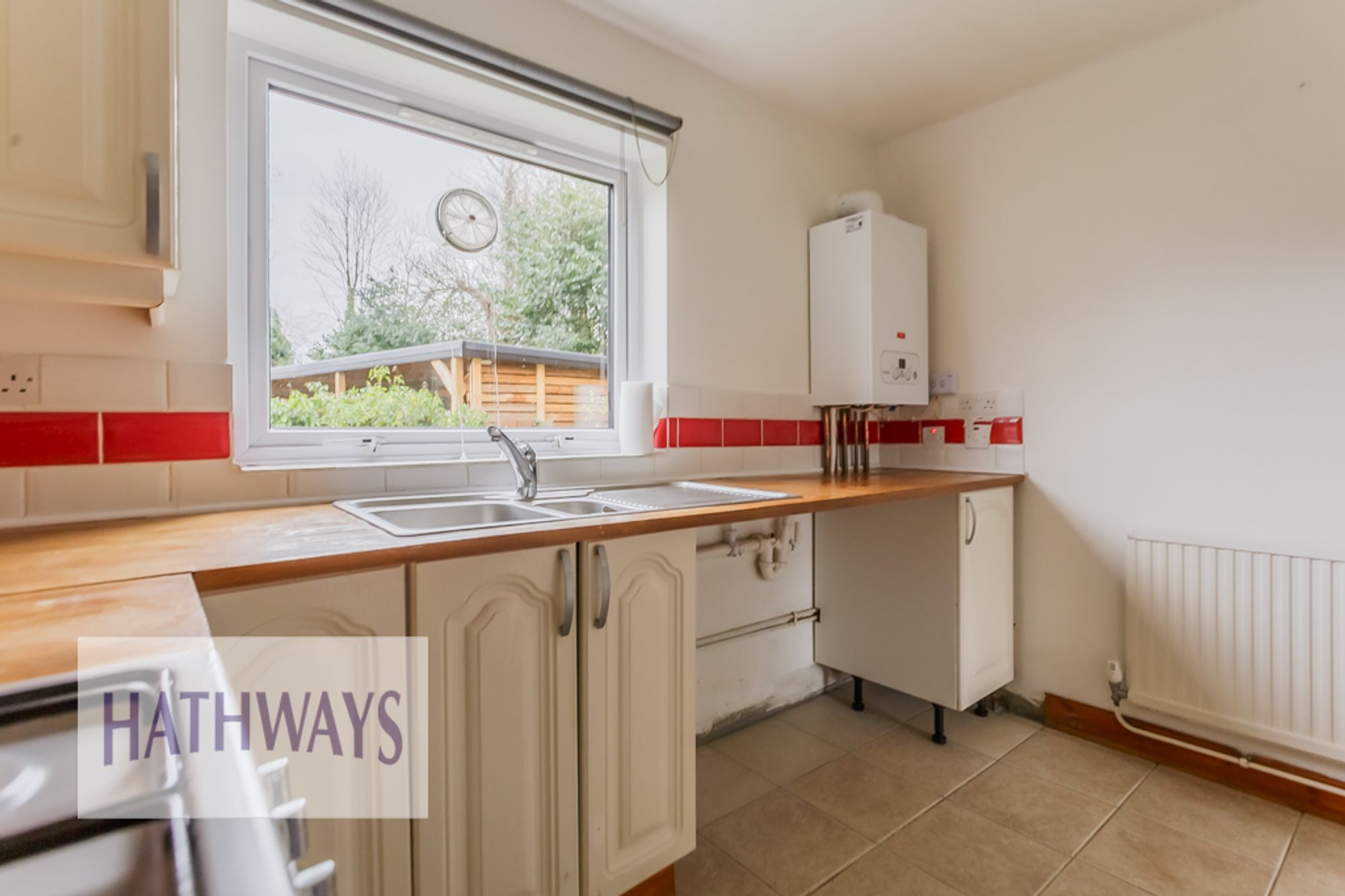 2 bed flat for sale in Oak Street, Cwmbran  - Property Image 6