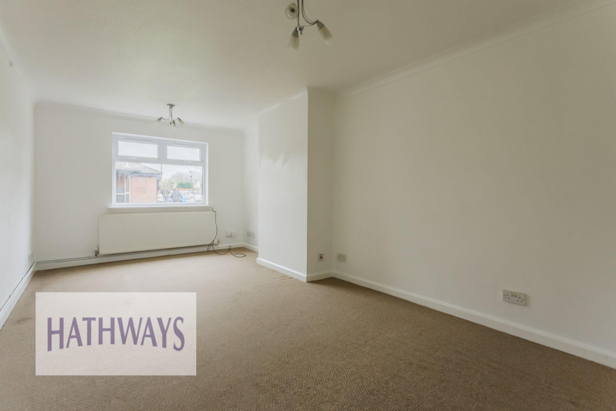 2 bed flat for sale in Oak Street, Cwmbran  - Property Image 9