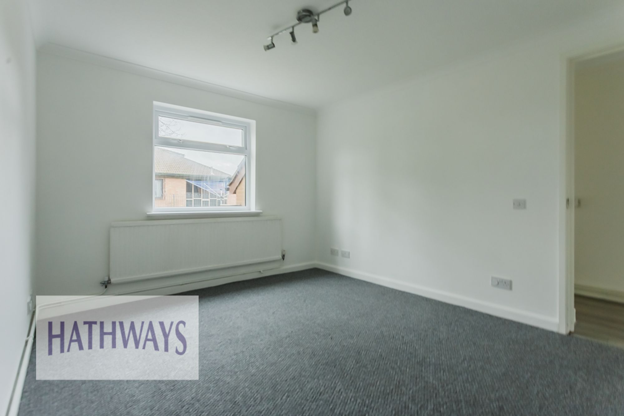 2 bed flat for sale in Oak Street, Cwmbran  - Property Image 14