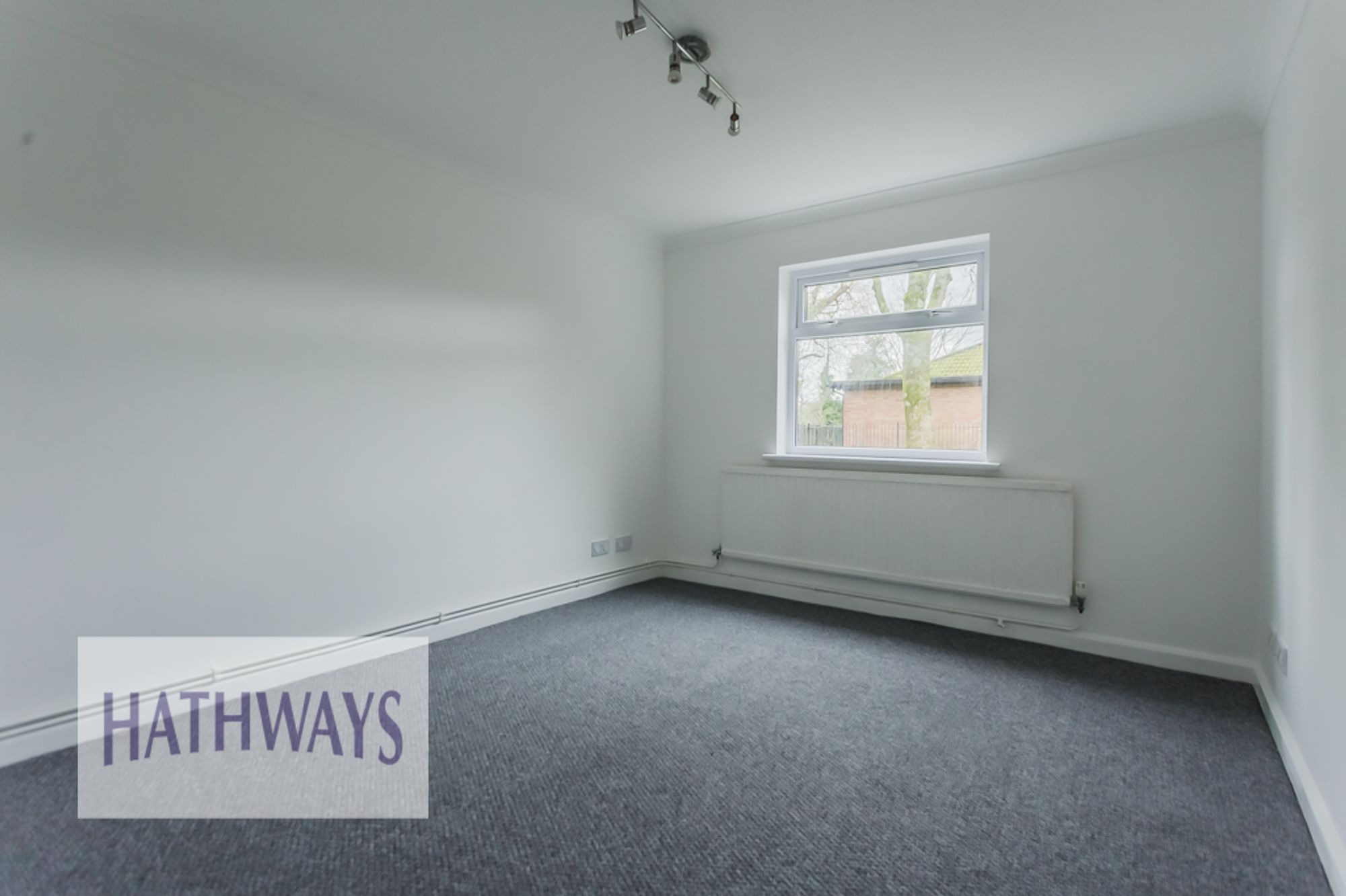 2 bed flat for sale in Oak Street, Cwmbran  - Property Image 13