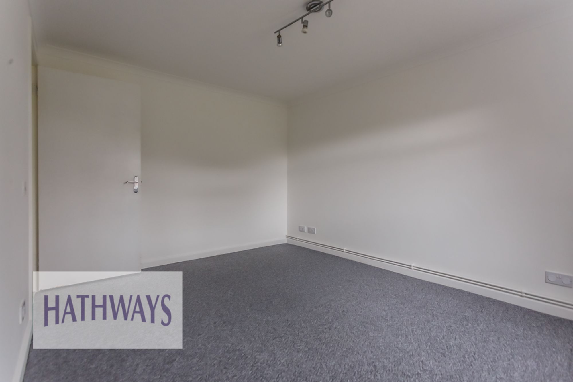 2 bed flat for sale in Oak Street, Cwmbran  - Property Image 16