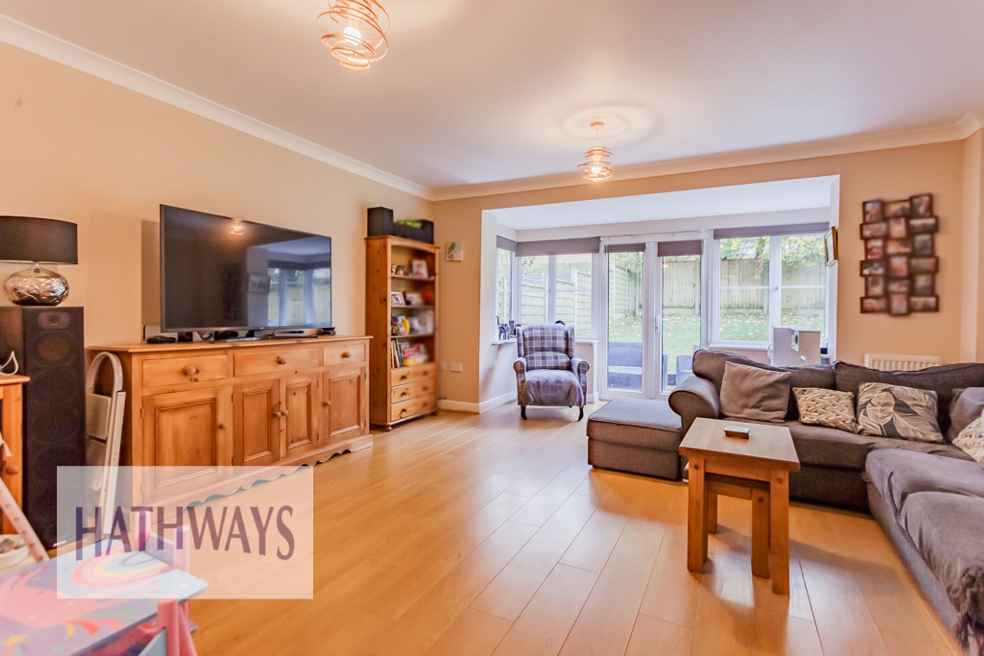 4 bed end of terrace house for sale in Mill House Court, Cwmbran  - Property Image 6