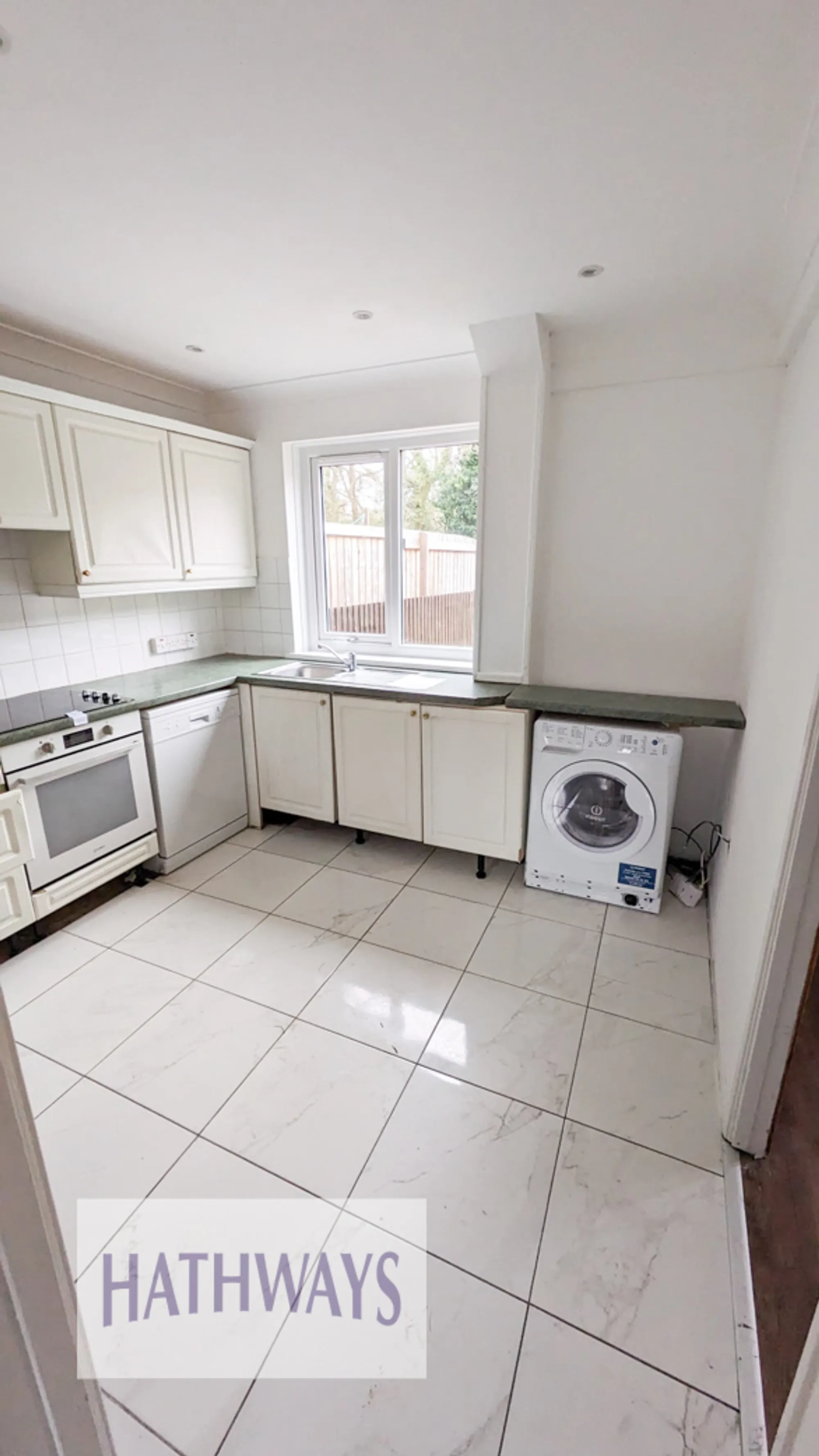 3 bed mid-terraced house for sale in Howe Circle, Newport  - Property Image 3